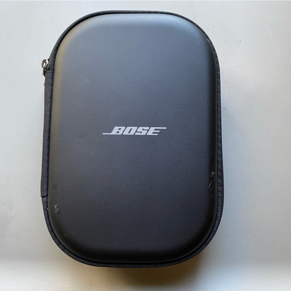 Bose Silver On-Ear Headphones - Picture 9 of 10